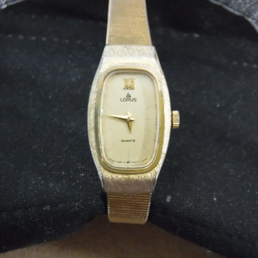 Vintage Dainty gold-tone Lorus watch (by Seiko)